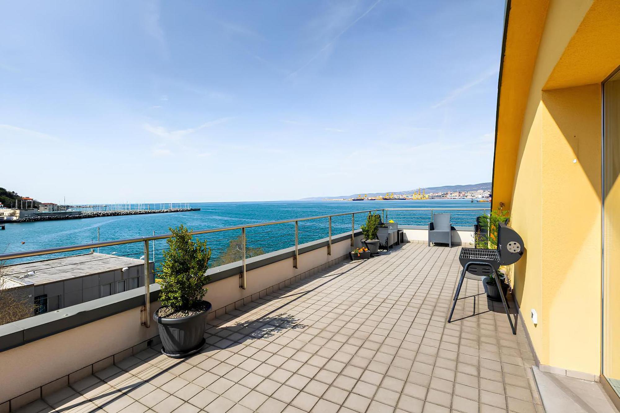 Attico Riva Mare Διαμέρισμα Múggia Εξωτερικό φωτογραφία