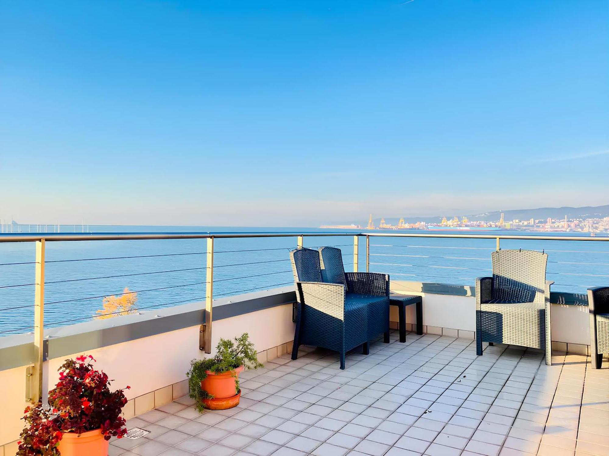 Attico Riva Mare Διαμέρισμα Múggia Εξωτερικό φωτογραφία